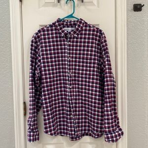 Old Navy men’s everyday shirt.